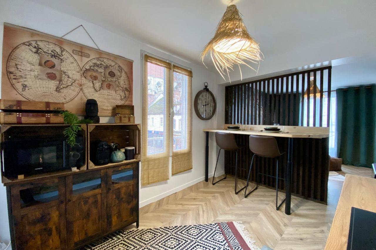 L'Expedition - Best Keys - Experience Unique - Deco Immersive - Lit Queen Size & Canape Convertible - Centre Ville - Netflix & Wifi Illimite - Check-In Autonome - Parking Gratuit Villeneuve-sur-Yonne Exterior photo